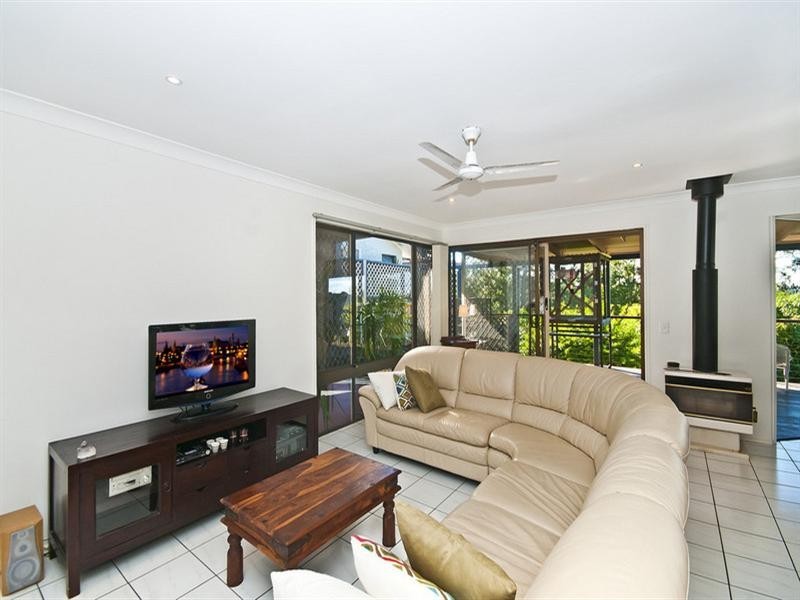 8 Doubleview Drive, Elanora QLD 4221