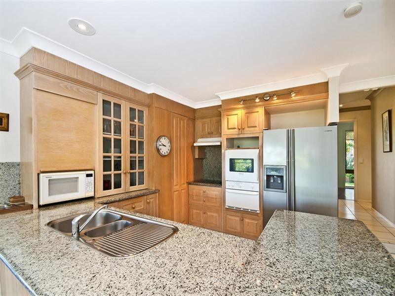 8 Doubleview Drive, Elanora QLD 4221