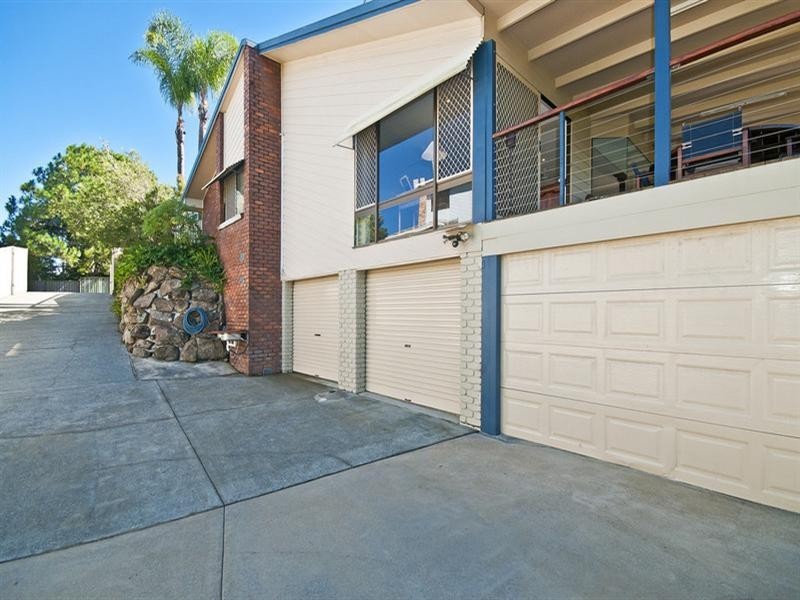 8 Doubleview Drive, Elanora QLD 4221