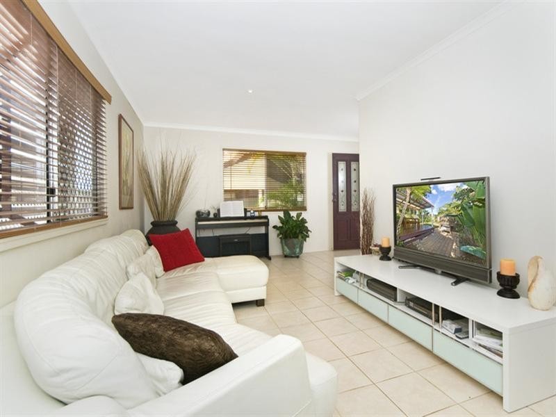 34 Seventh Avenue, Palm Beach QLD 4221