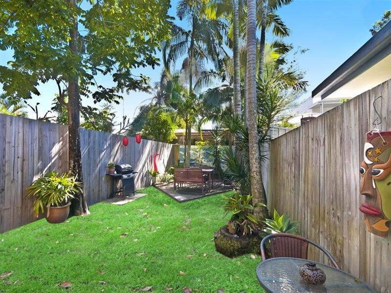 2/13 Second Avenue, Palm Beach QLD 4221