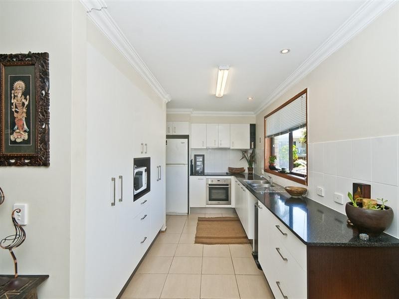2/13 Second Avenue, Palm Beach QLD 4221
