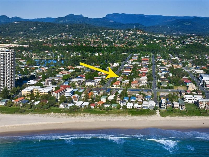 2/13 Second Avenue, Palm Beach QLD 4221