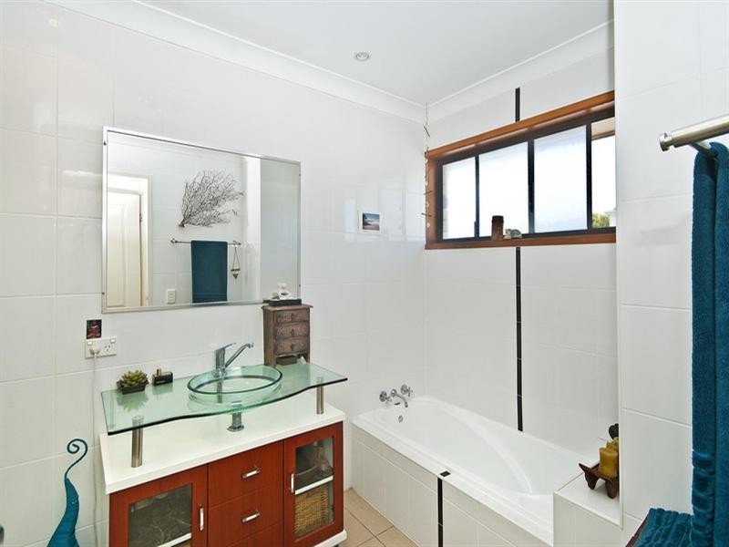 2/13 Second Avenue, Palm Beach QLD 4221