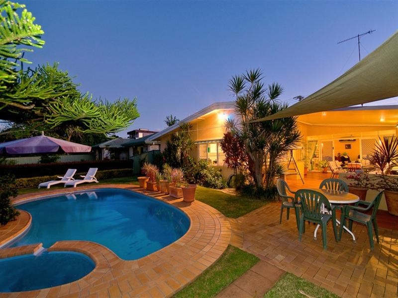 46 Mallawa Drive, Palm Beach QLD 4221