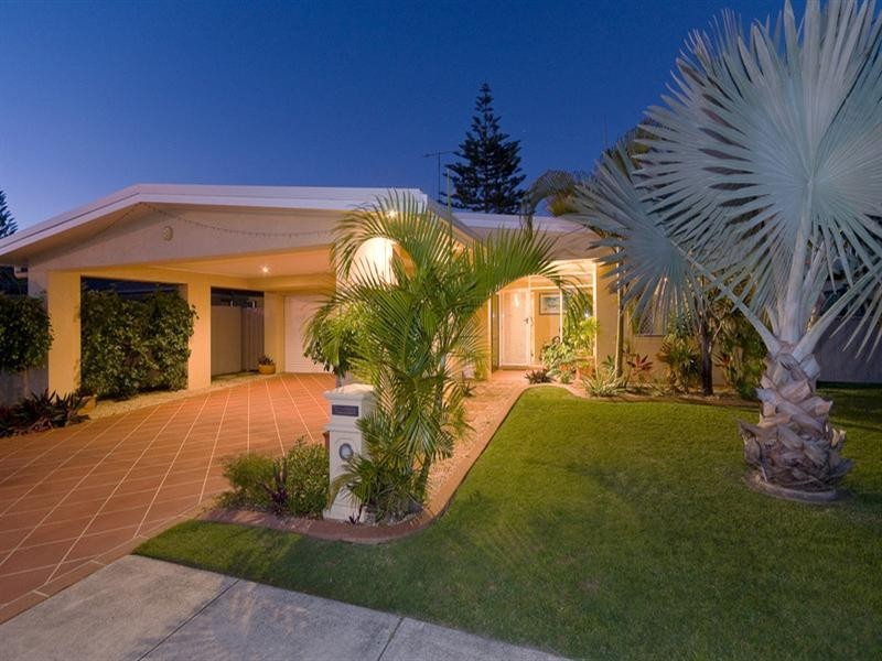 46 Mallawa Drive, Palm Beach QLD 4221