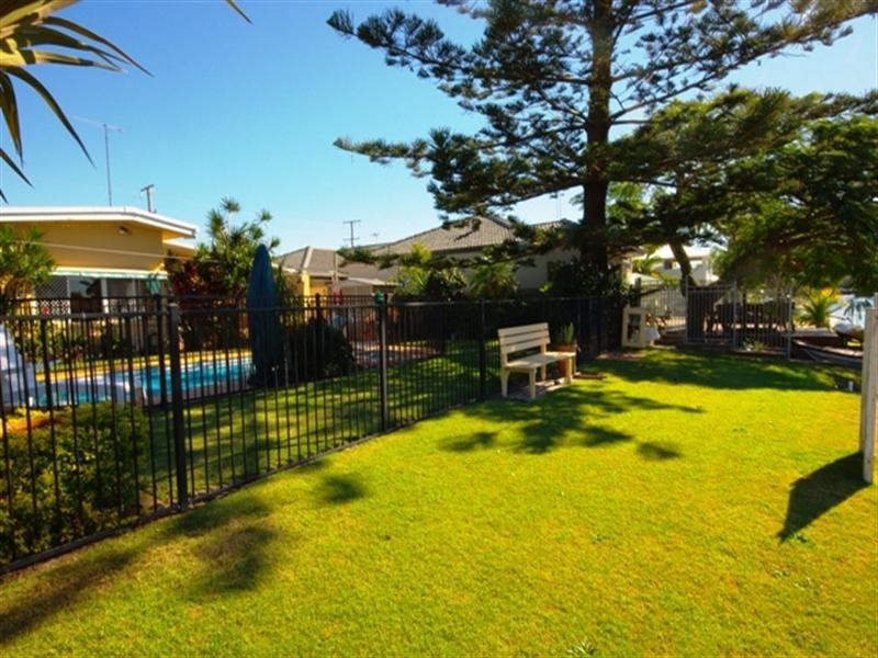 46 Mallawa Drive, Palm Beach QLD 4221