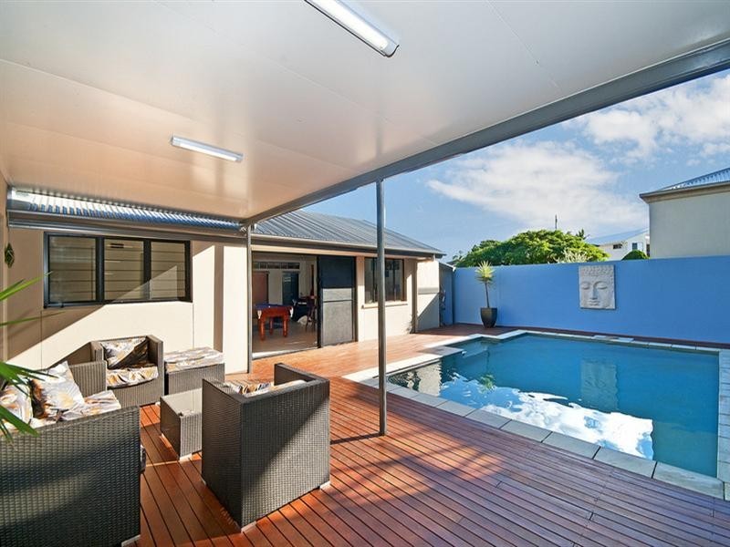 48 First Avenue, Palm Beach QLD 4221