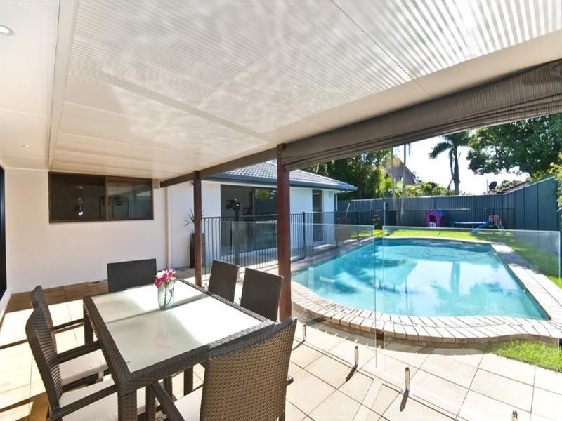 8 Linum Street, Palm Beach QLD 4221