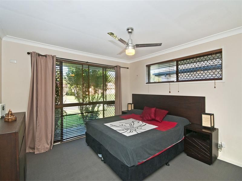 8 Linum Street, Palm Beach QLD 4221
