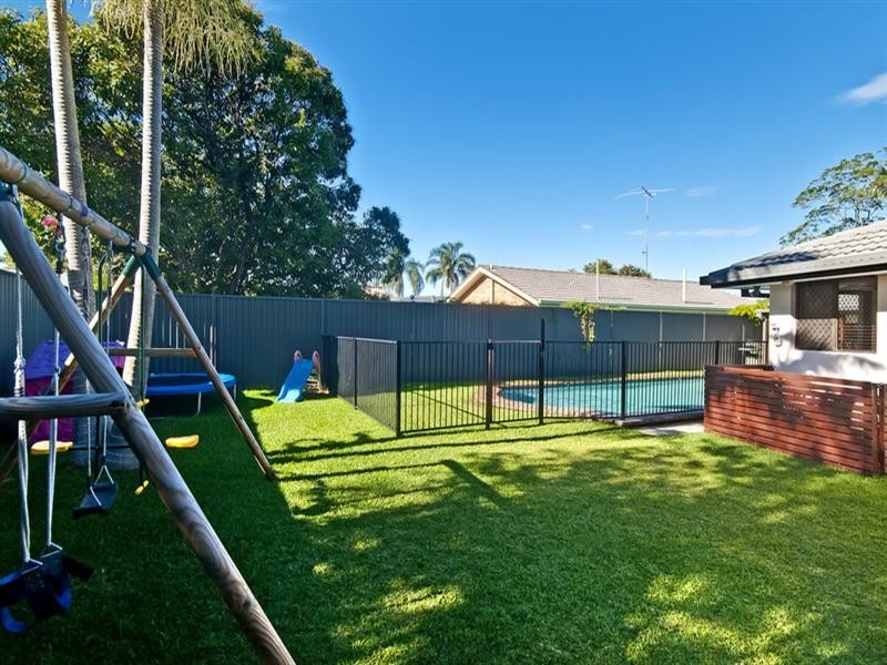 8 Linum Street, Palm Beach QLD 4221