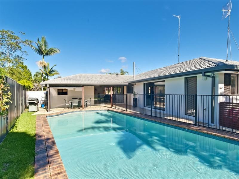 8 Linum Street, Palm Beach QLD 4221