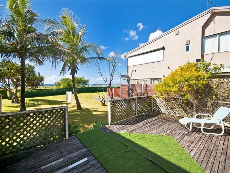 3 Jefferson Lane, Palm Beach QLD 4221