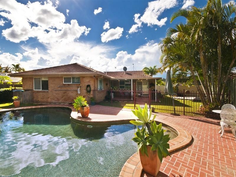108 Bienvenue Drive, Currumbin Waters QLD 4223