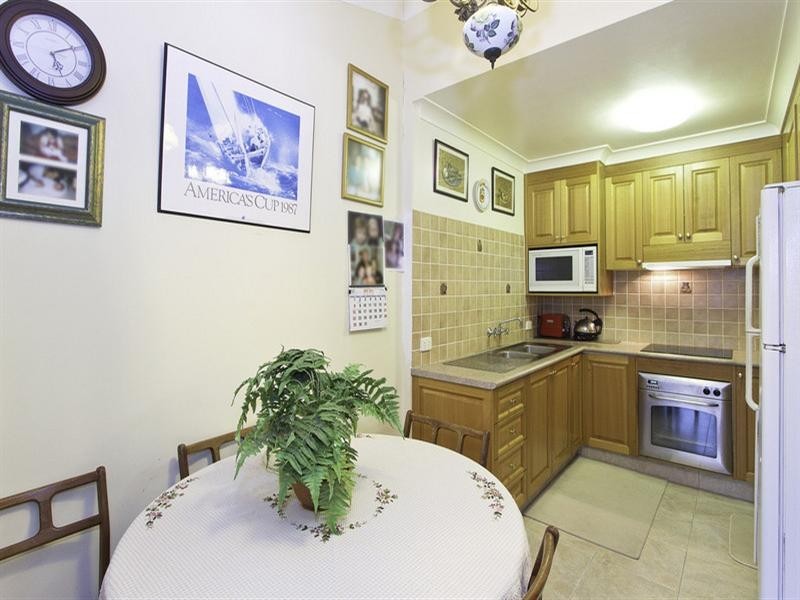 2/3 Orvieto Avenue, Mermaid Waters QLD 4218