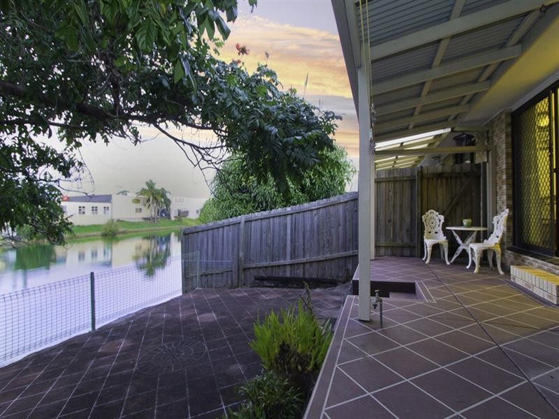 2/3 Orvieto Avenue, Mermaid Waters QLD 4218