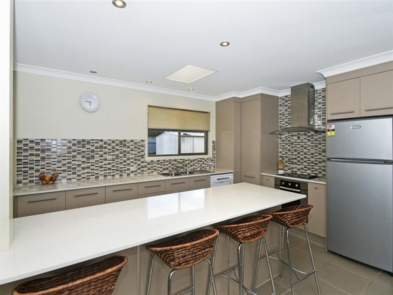 14 Walnut Street, Elanora QLD 4221