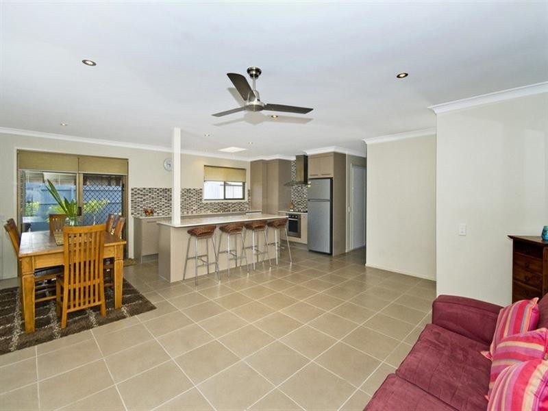 14 Walnut Street, Elanora QLD 4221