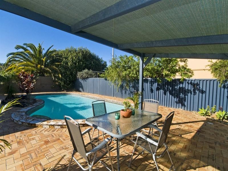 14 Walnut Street, Elanora QLD 4221