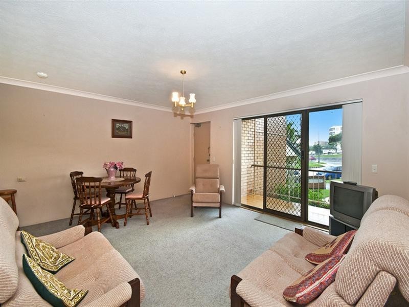 3/2 TwentyEighth Avenue, Palm Beach QLD 4221