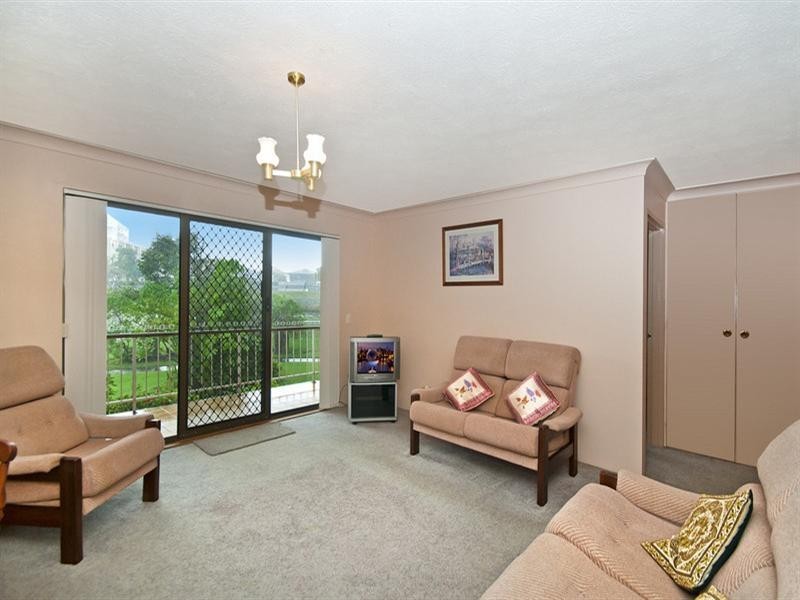 3/2 TwentyEighth Avenue, Palm Beach QLD 4221