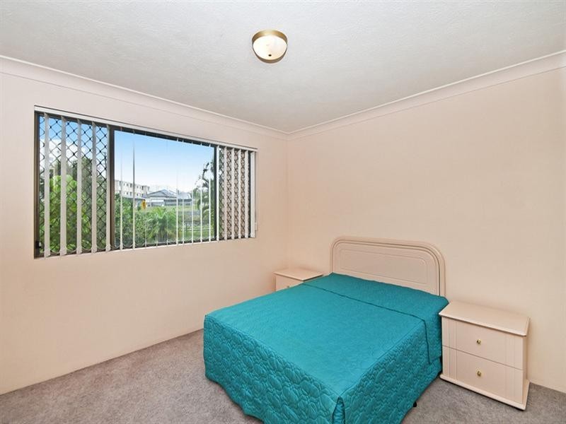 3/2 TwentyEighth Avenue, Palm Beach QLD 4221