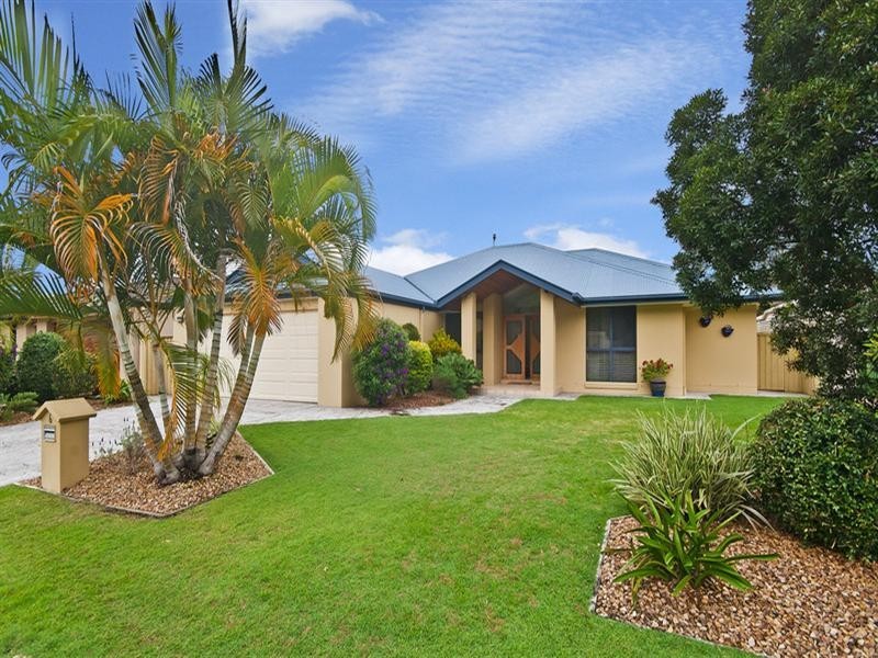 6 Pultenea Court, Elanora QLD 4221