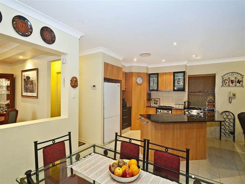 6 Pultenea Court, Elanora QLD 4221