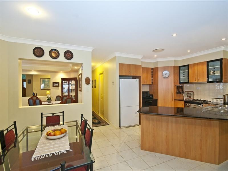 6 Pultenea Court, Elanora QLD 4221