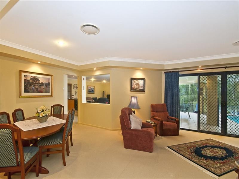 6 Pultenea Court, Elanora QLD 4221