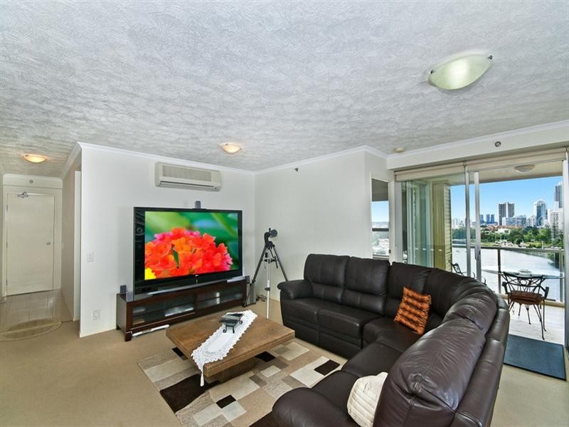 42/2898 Gold Coast Highway, Surfers Paradise QLD 4217