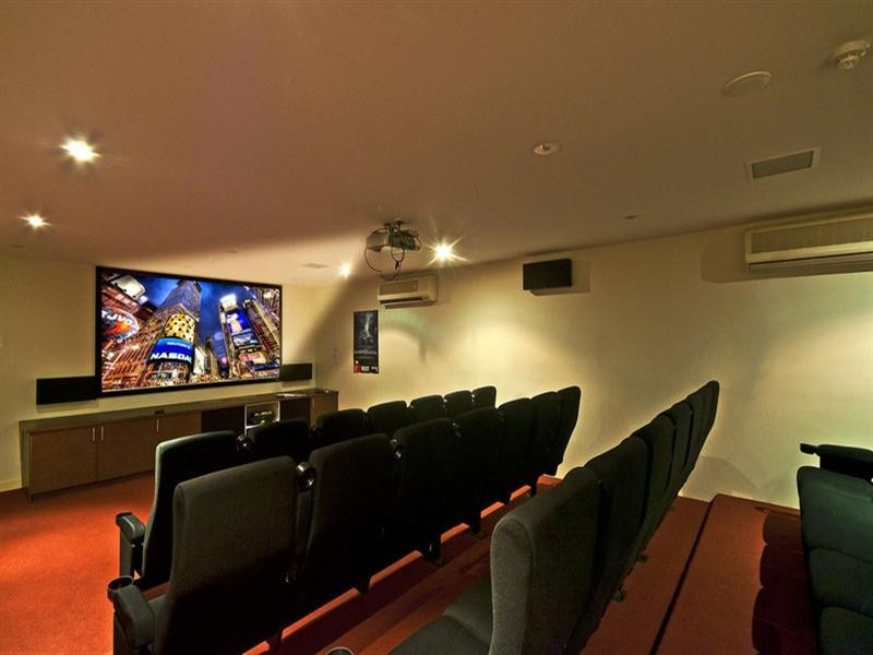 42/2898 Gold Coast Highway, Surfers Paradise QLD 4217