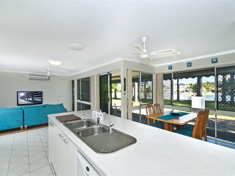 36 Pinon Close, Elanora QLD 4221