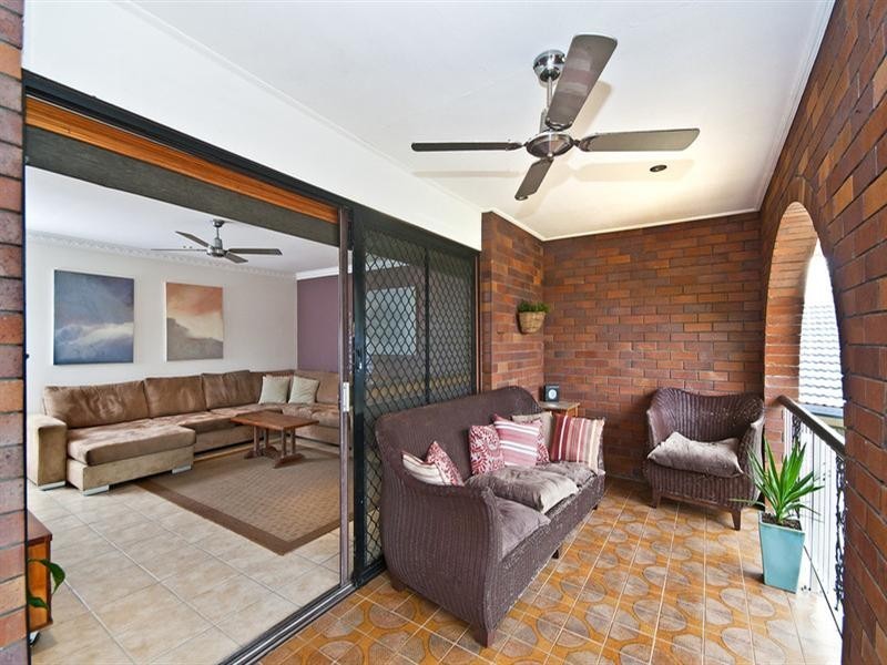 25 Lorikeet Lane, Burleigh Waters QLD 4220