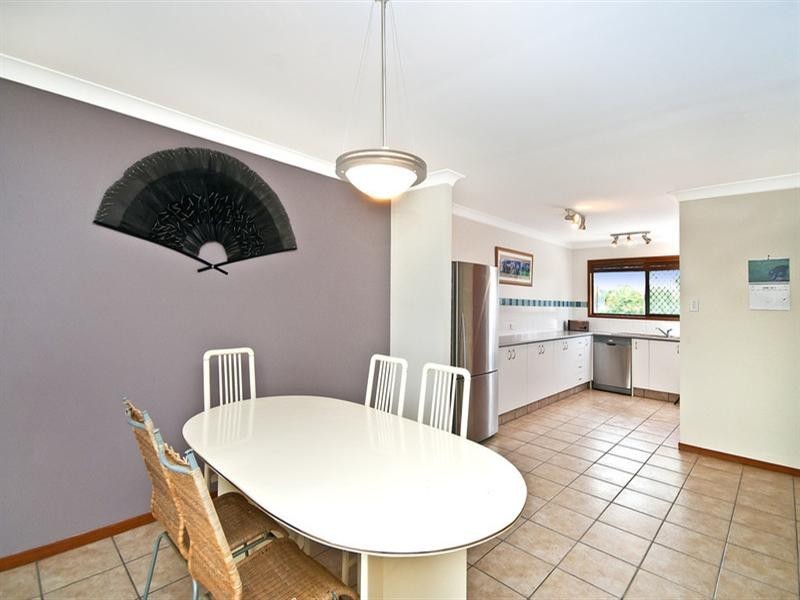 25 Lorikeet Lane, Burleigh Waters QLD 4220