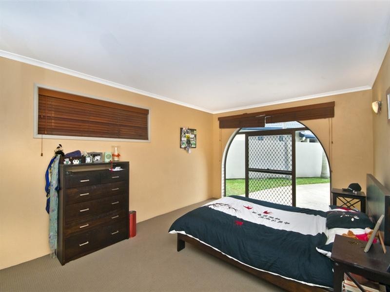25 Lorikeet Lane, Burleigh Waters QLD 4220