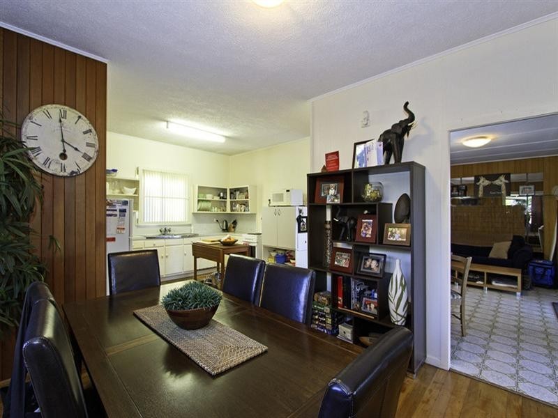 4 Mokera Avenue, Palm Beach QLD 4221