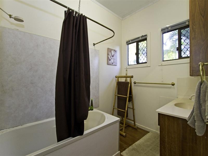 4 Mokera Avenue, Palm Beach QLD 4221