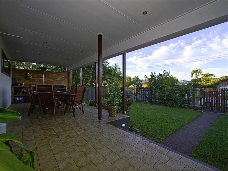 4 Mokera Avenue, Palm Beach QLD 4221