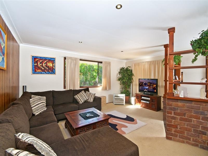 30 Diplacus Drive, Palm Beach QLD 4221