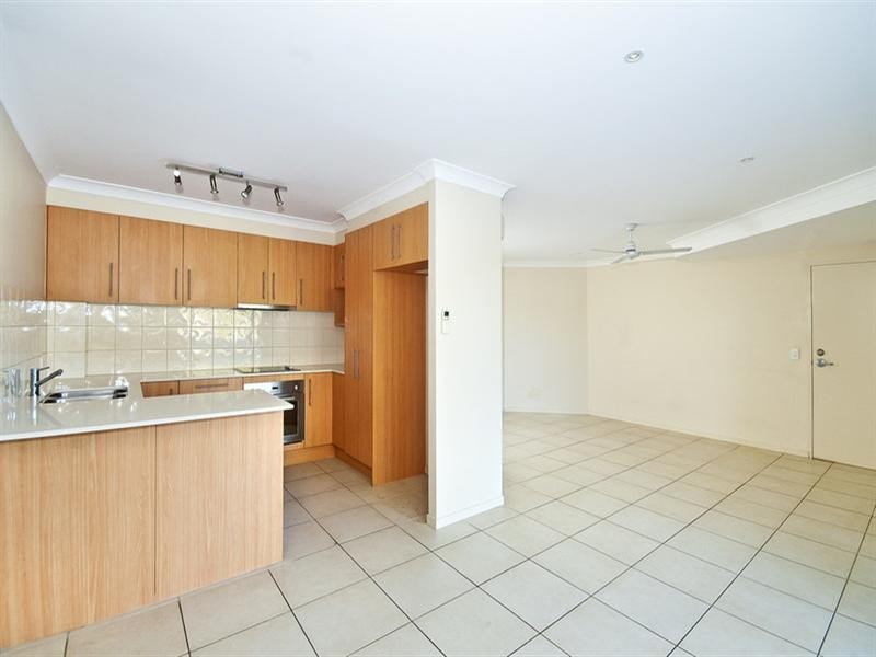 2/61 Tallebudgera Drive, Palm Beach QLD 4221