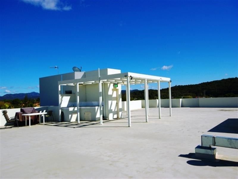 2/61 Tallebudgera Drive, Palm Beach QLD 4221