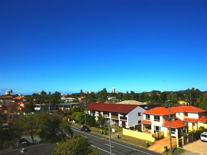 2/61 Tallebudgera Drive, Palm Beach QLD 4221