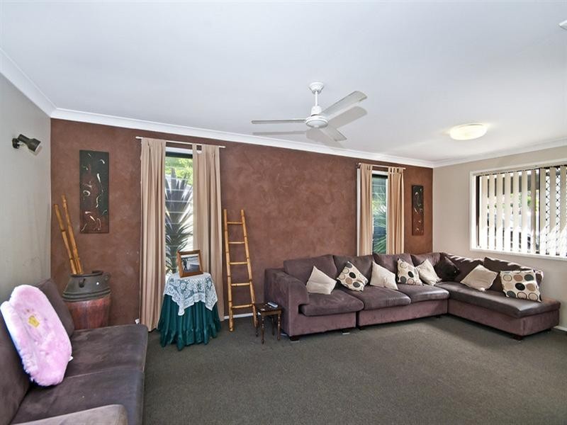 103 K P McGrath Drive, Elanora QLD 4221