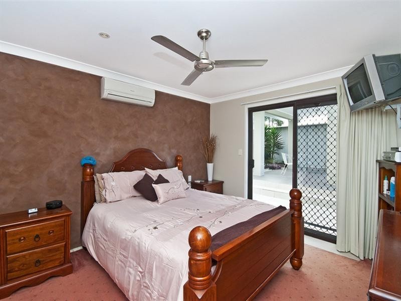 103 K P McGrath Drive, Elanora QLD 4221