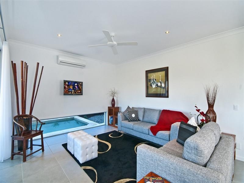 98 Parnki Parade, Palm Beach QLD 4221