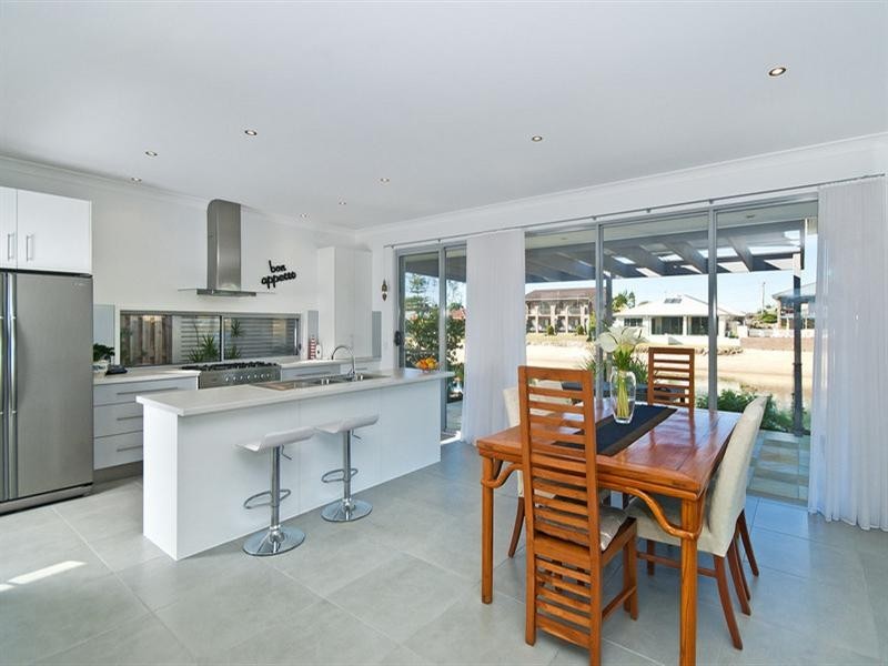 98 Parnki Parade, Palm Beach QLD 4221