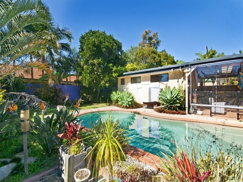 32 Seabrook Street, Elanora QLD 4221