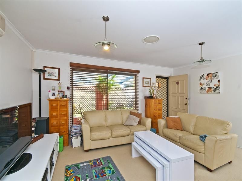 32 Seabrook Street, Elanora QLD 4221