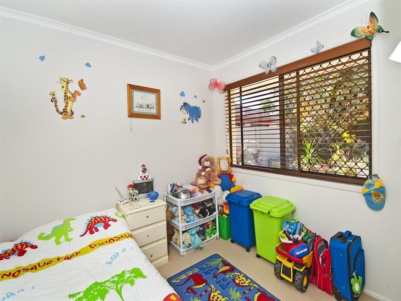 32 Seabrook Street, Elanora QLD 4221